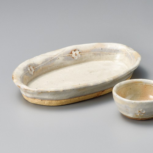 01401-181 手造り粉引華紋(土物)楕円向付|業務用食器カタログ陶里30号
