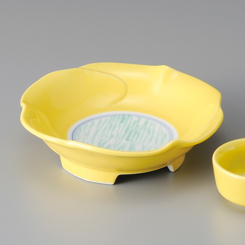 02031-181 黄釉流水花形向付|業務用食器カタログ陶里30号