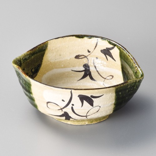 03216-121 織部ツタ絵中鉢|業務用食器カタログ陶里30号