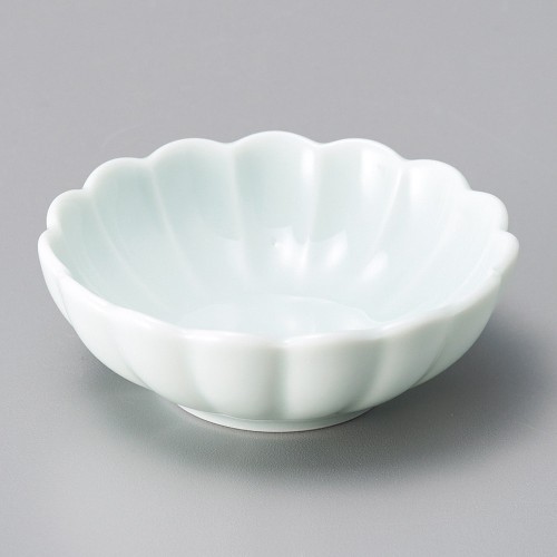 16238-601 菊型青磁7㎝鉢|業務用食器カタログ陶里30号