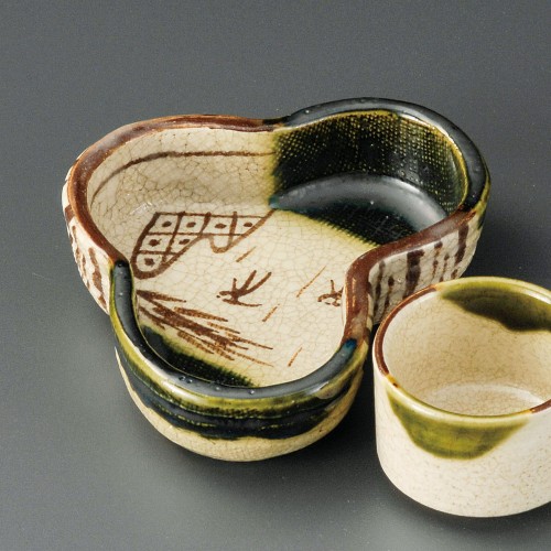 16904-451 織部松型鉢(手造り)|業務用食器カタログ陶里30号