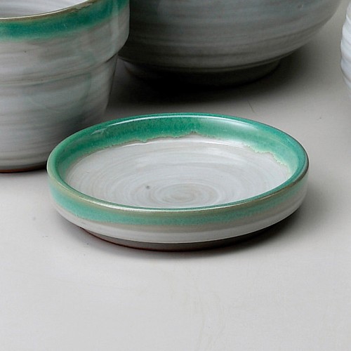 66961-331 緑水切立3.0皿|業務用食器カタログ陶里30号