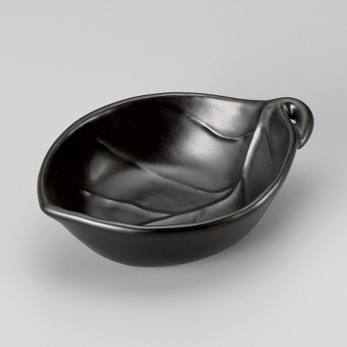 69818-711 黒釉葉型鍋(大)|業務用食器カタログ陶里30号