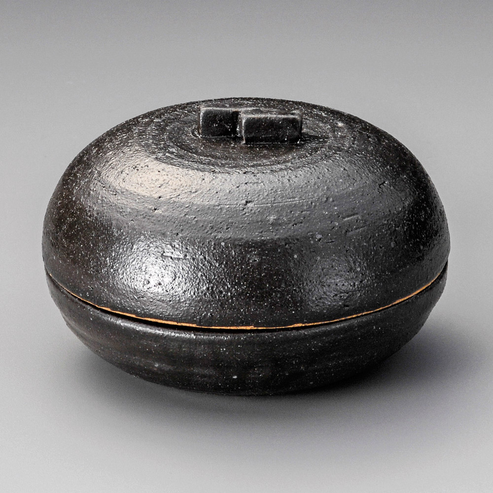 18612-181 黒オリベ手造り 丸フタ物|業務用食器カタログ陶里31号