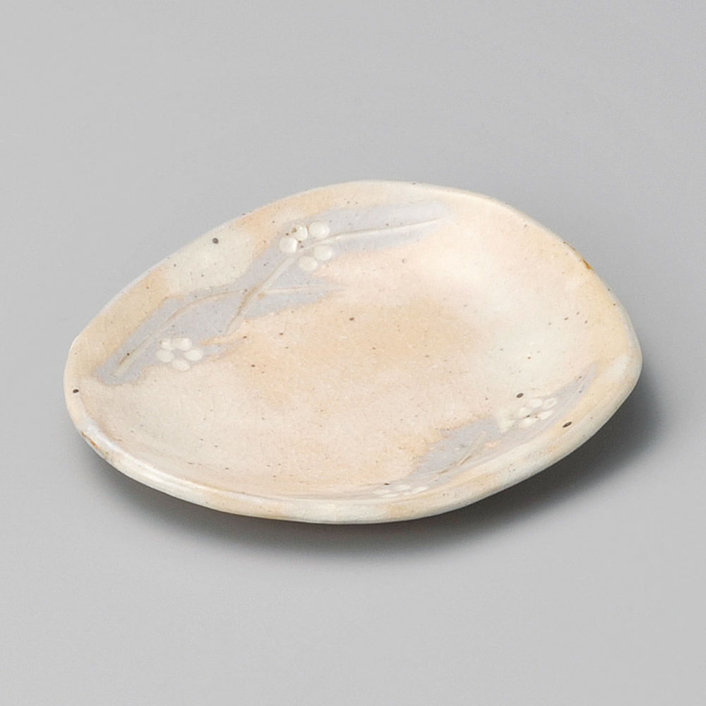 39716-181 手造り粉引華紋(土物)楕円皿|業務用食器カタログ陶里31号